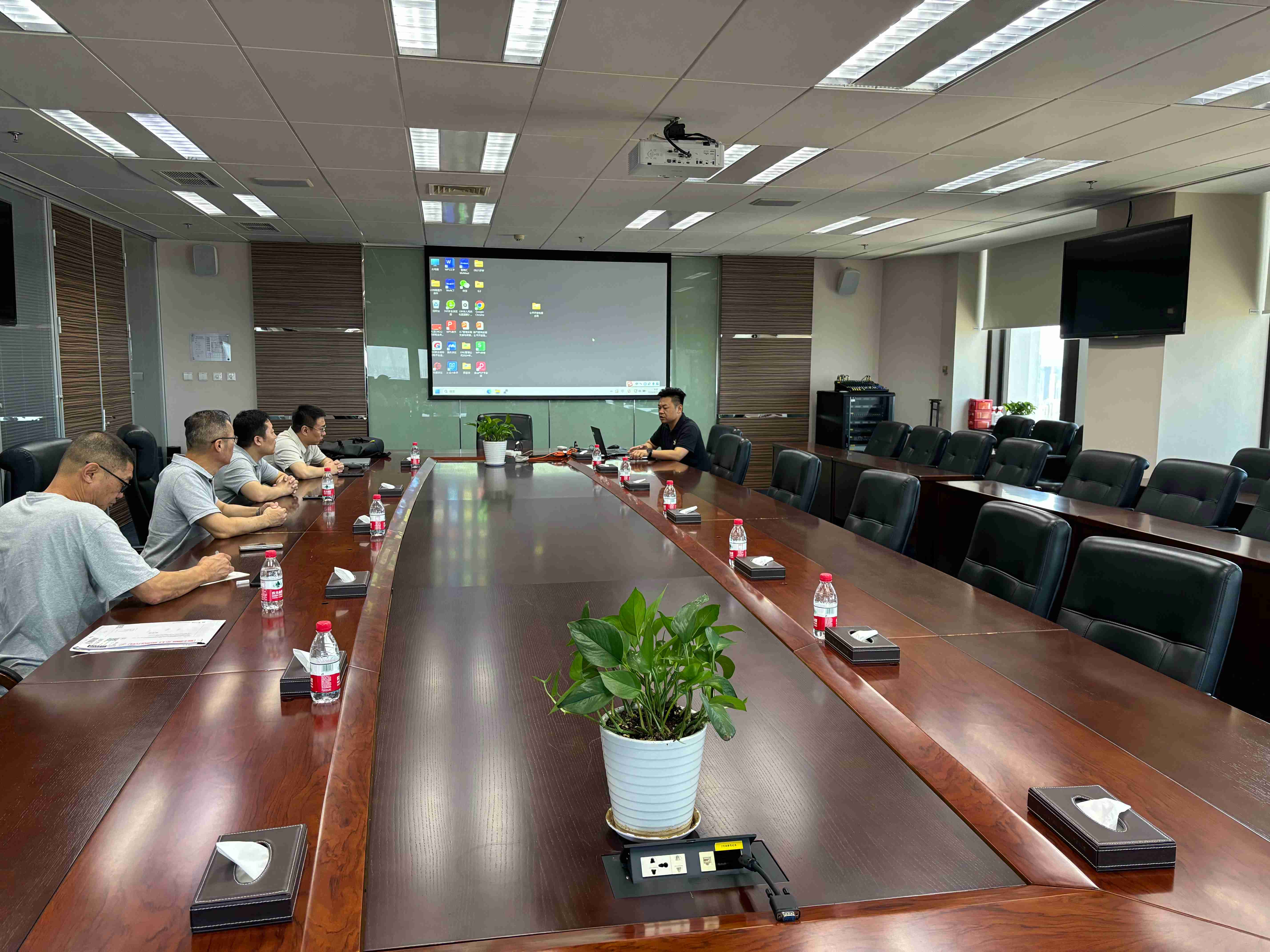 1724476549391600.jpg 9e9391806121405a7013e63091e7cfe.jpg